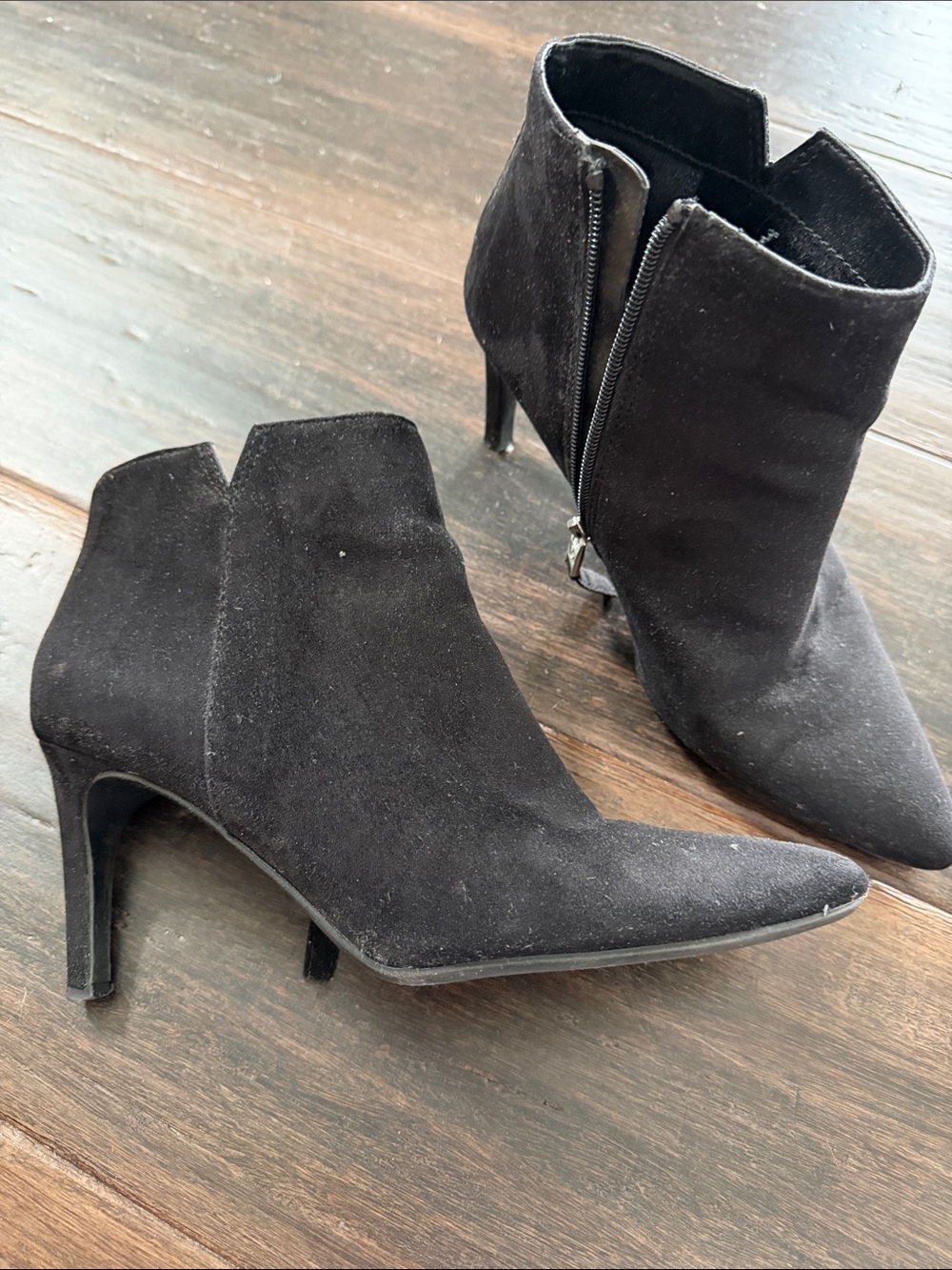 Sam & Libby Black Suede Pointed-Toe Ankle Booties